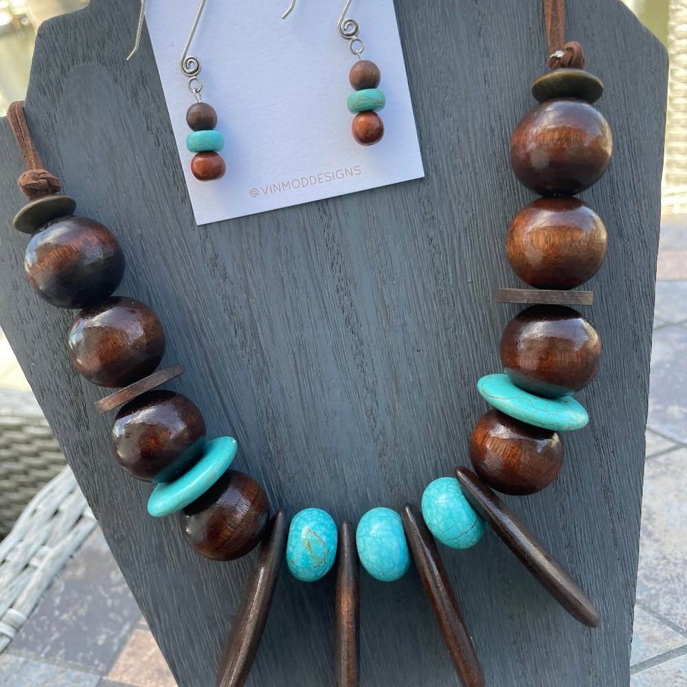 VINMOD Designs Wood Beads & Turquoise Color & Earring Set 23"